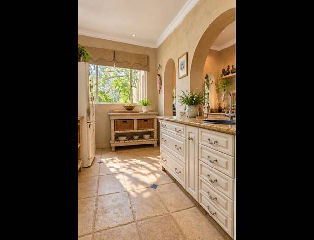 4 BEDROOM HOUSE FOR SALE IN GLENVISTA